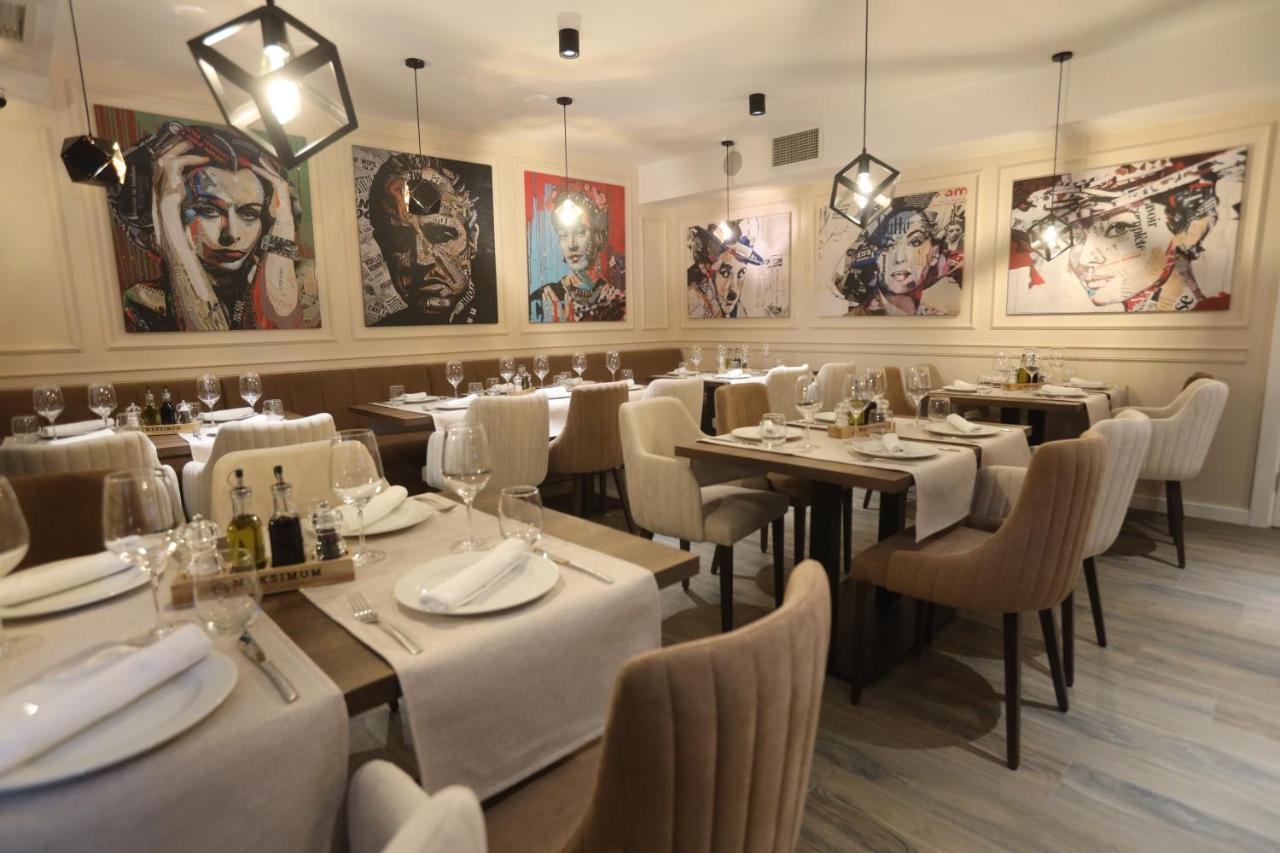 Apart Hotel Maksimum Belgrado Esterno foto